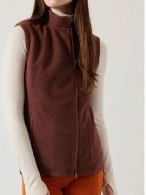 Athleta Sleeveless Zip-Up Vest in Chestnut Brown